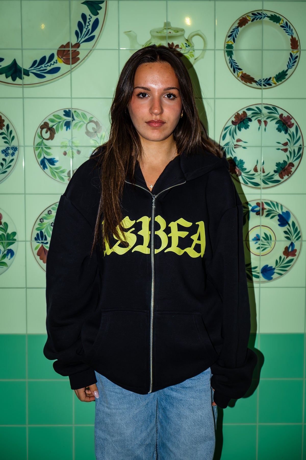 STAND OUT BEFORE ALL ZIPPER - BLACK