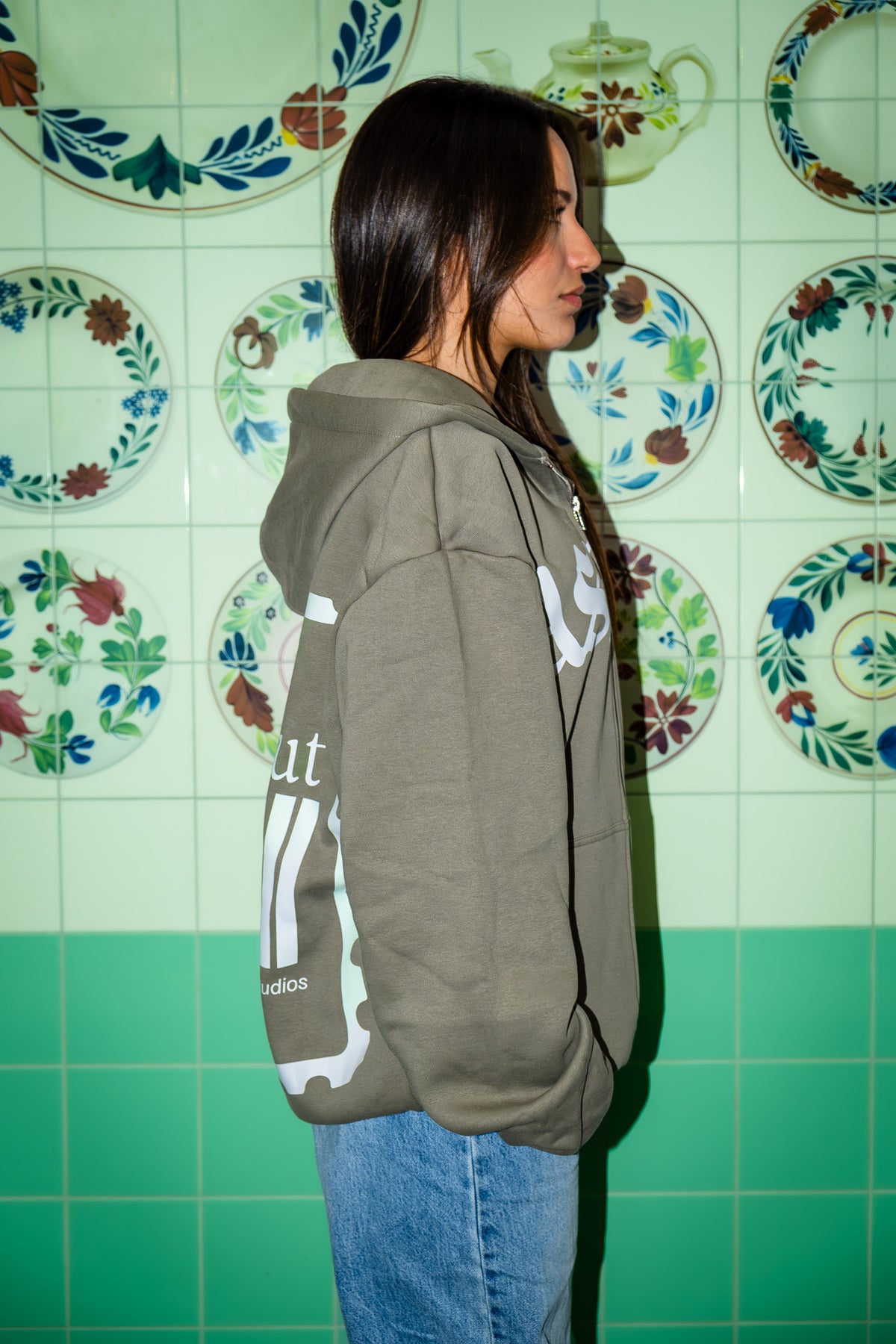STAND OUT BEFORE ALL ZIPPER - OLIVE
