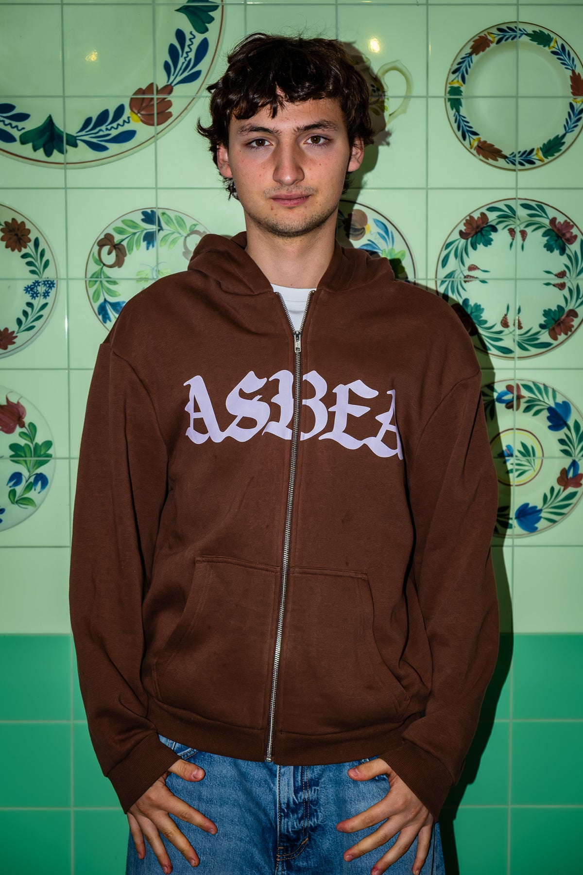 STAND OUT BEFORE ALL ZIPPER - BROWN