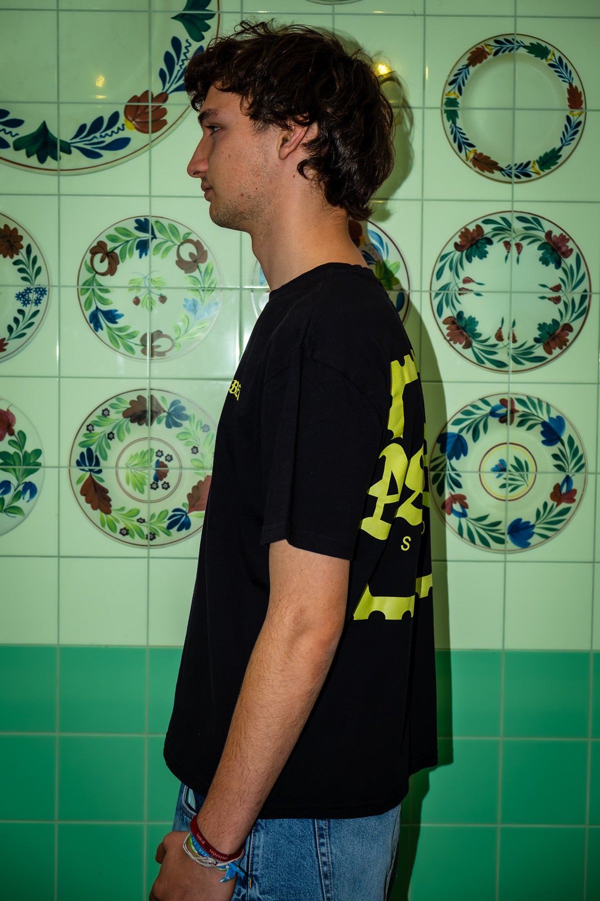 THE POSTSTAMP TEE - BLACK