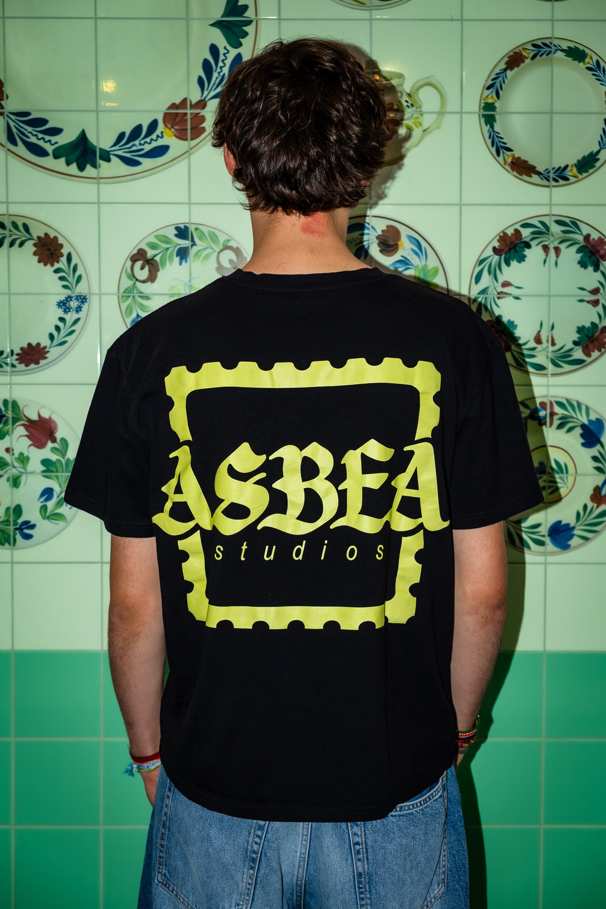 THE POSTSTAMP TEE - BLACK