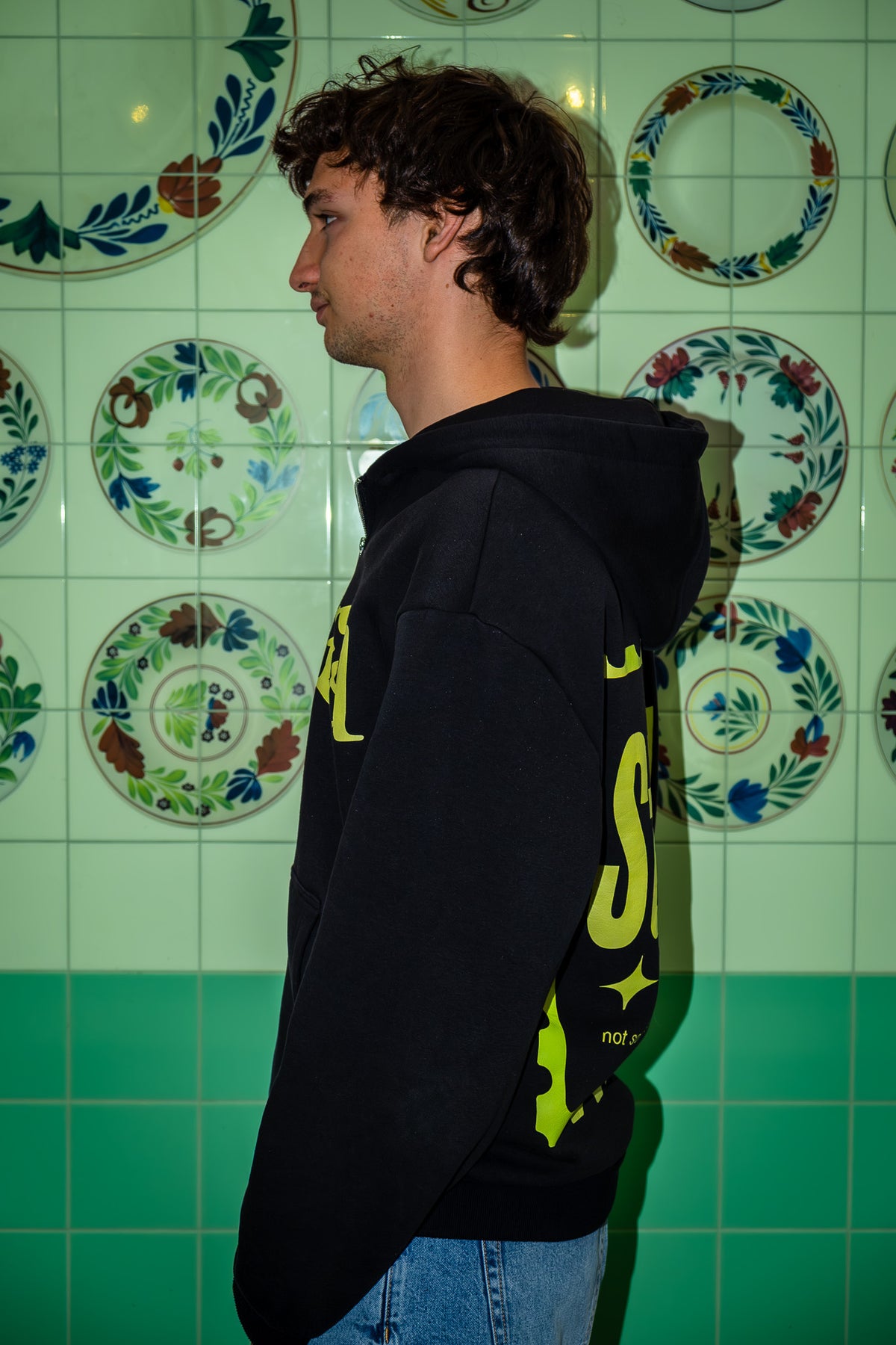 STAND OUT BEFORE ALL ZIPPER - BLACK